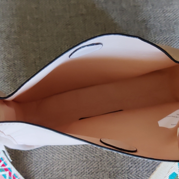 *Final Price* NWT Madden Girl Crossbody Bag with Double Straps - Picture 8 of 9